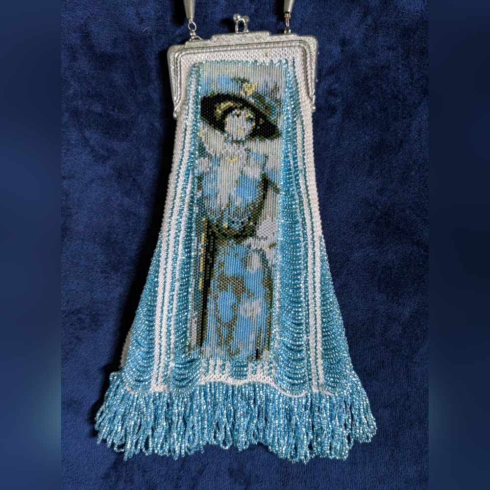 Victorian Style LADY IN WAITING Hnd Crafted Boutique Crystal Bead Heirloom Purse